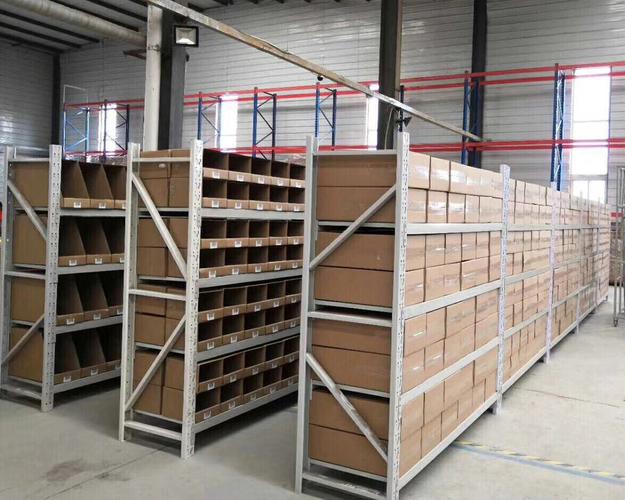 總結(jié)一下輕型貨架的使用問題