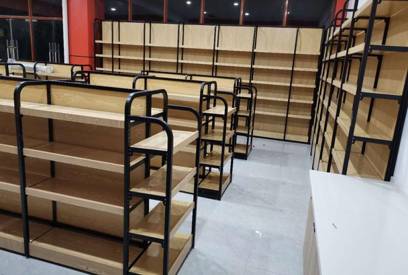 鋼木貨架在各大便利店的作用